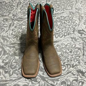 Size 8, Ariat Ladies Boots